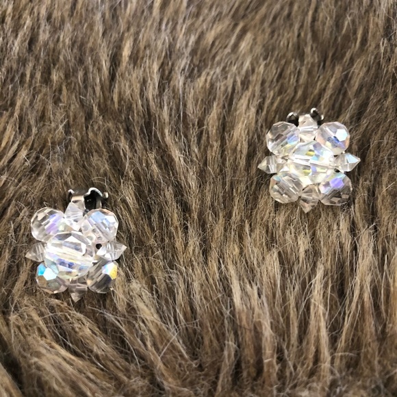 Vintage 60s aurora borealis bead cluster earrings - Picture 1 of 5